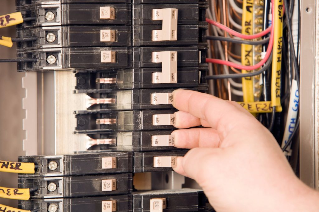Article__When_Do_You_Need_to_Call_for_an_Electrical_Panel_Upgrade__