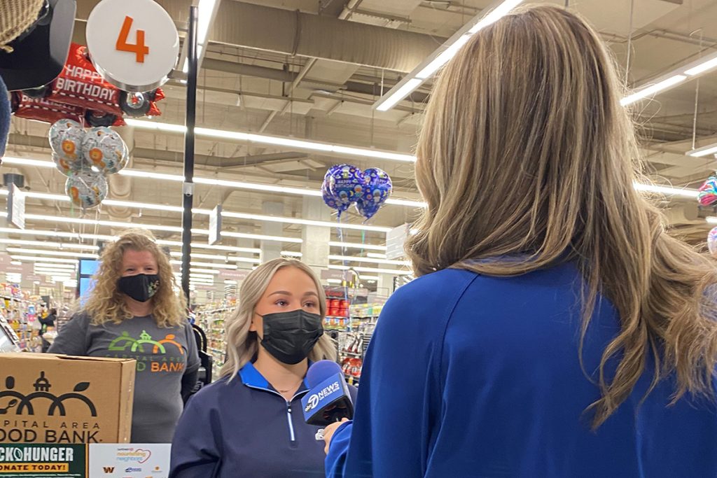 Mary Feeding The DMV live shots pic 1-2